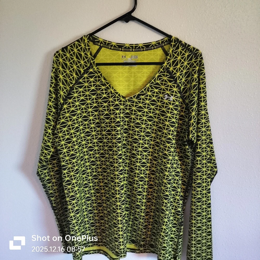 Womens Under Armour‎ Heat Gear Long sleeve Fitted Shirt Black/Yellow Size XLarge